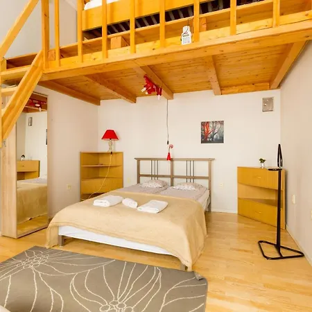 Szentkiralyi 5 Basic 2 Bedrooms Appartamento