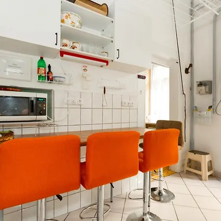 Szentkiralyi 5 Basic 2 Bedrooms Apartment Budapest